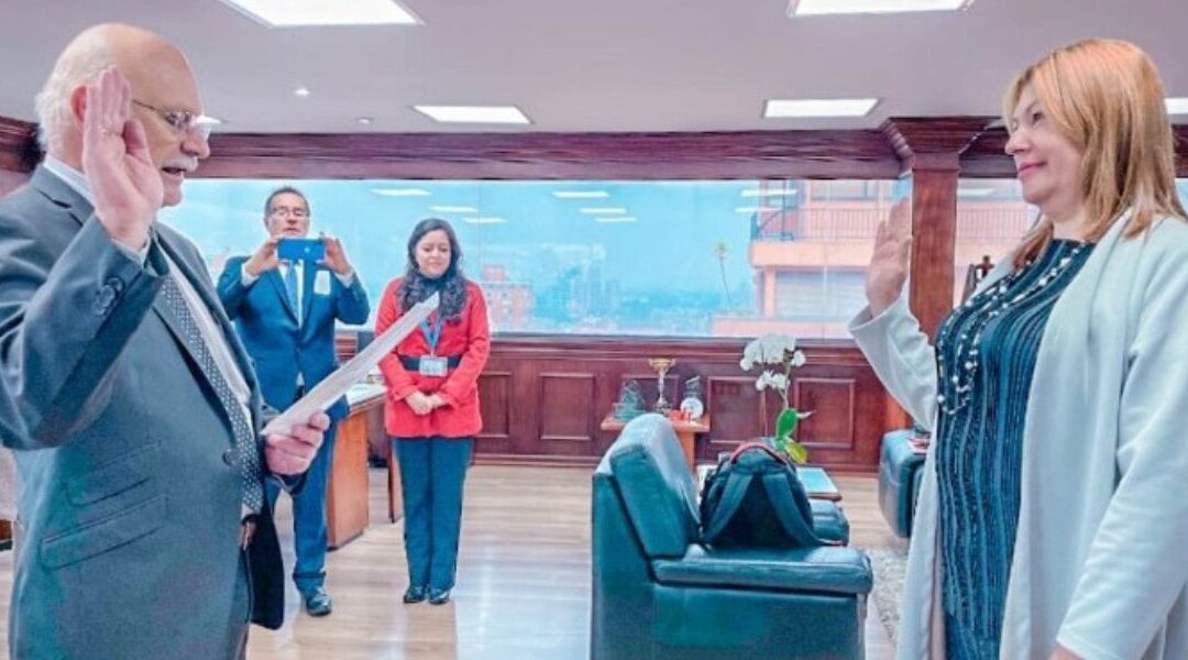 Posesión Q.F Sandra María Montoya Escobar